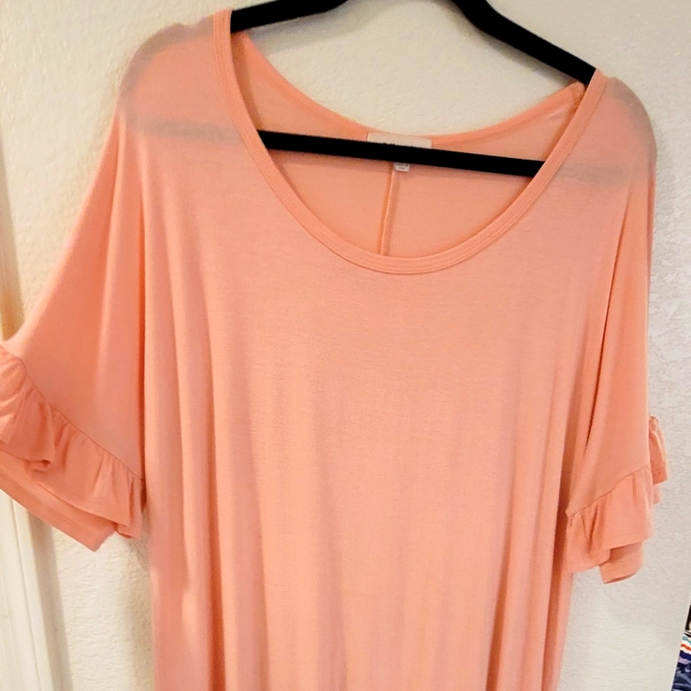 Cute light pink top